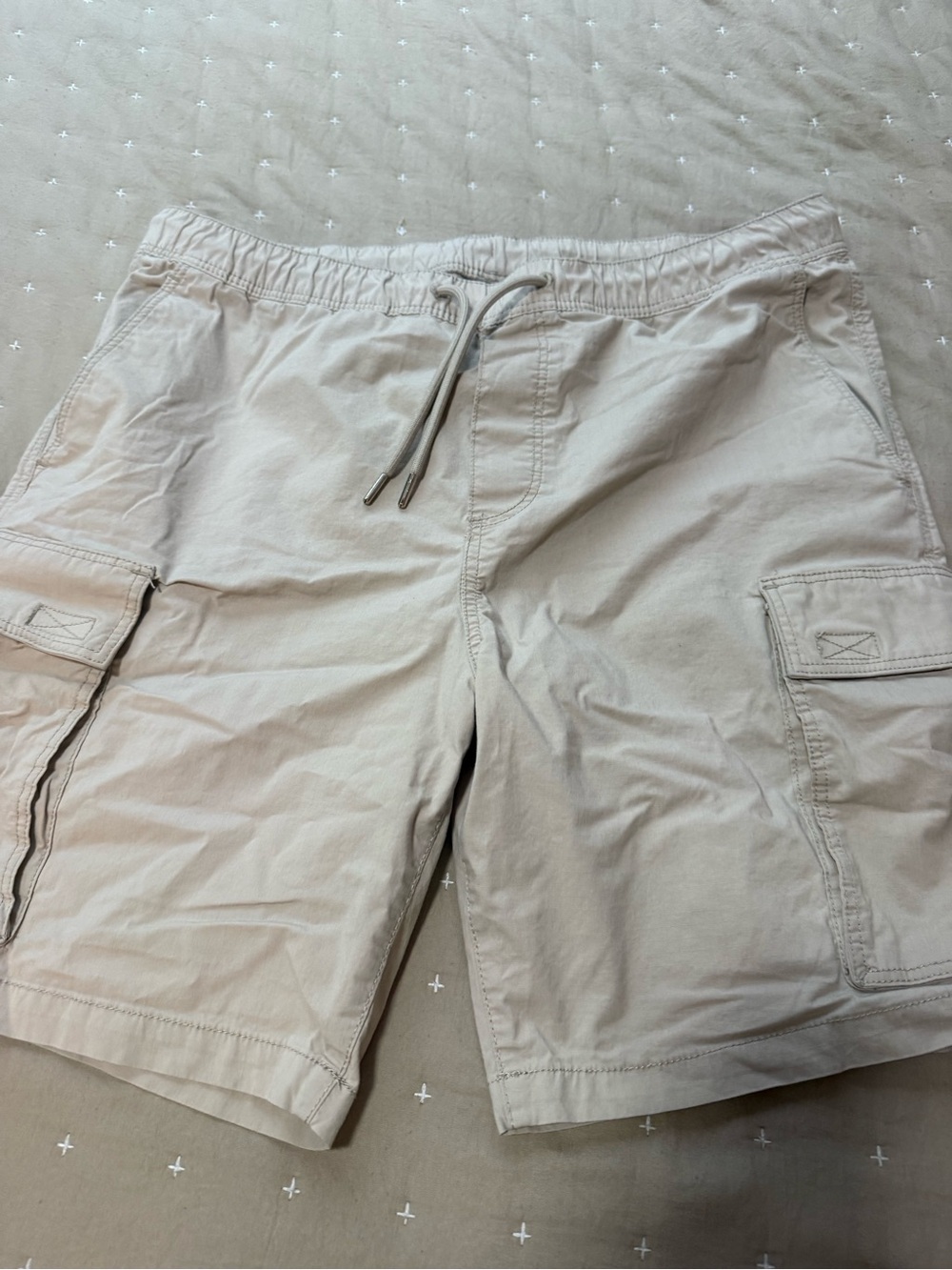 H&M Men's Cargo Shorts in Light Beige